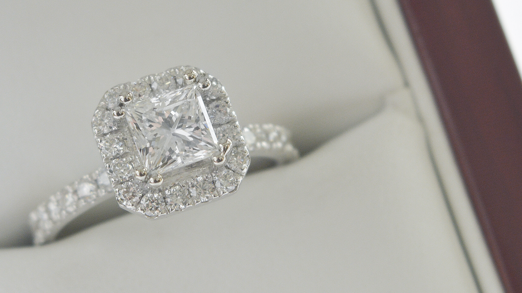 A&A Jewellers | 196 Henderson Hwy, Winnipeg, MB R2L 1L8, Canada | Phone: (204) 661-3494