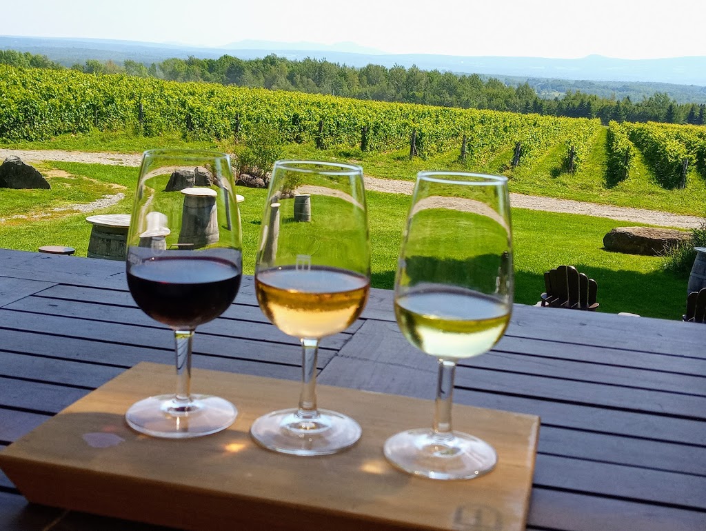 Domaine Les Brome / Léon Courville, winemaker | 285 Chemin Brome, Fulford, QC J0E 1S0, Canada | Phone: (450) 243-0266