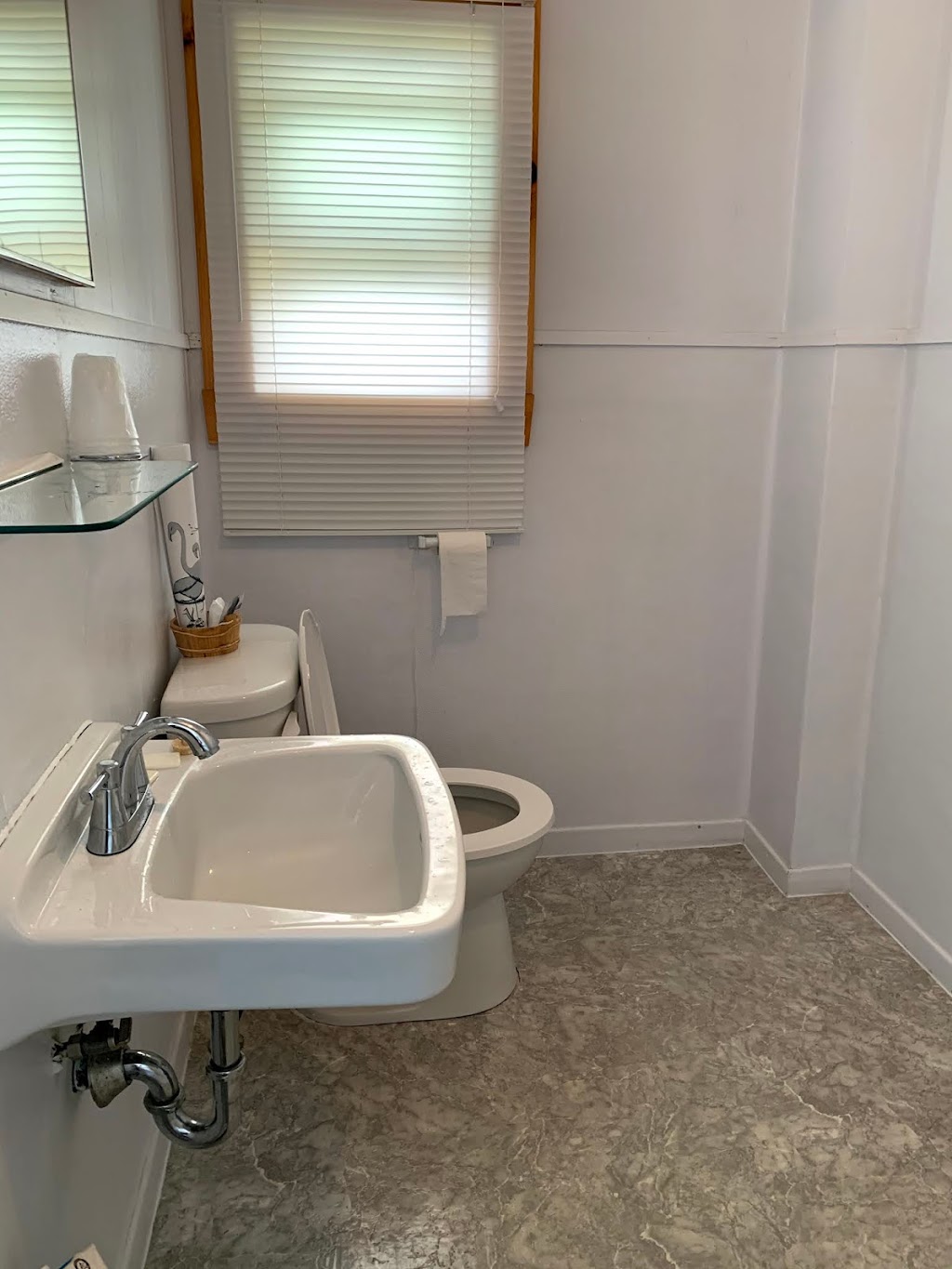 Auberge De LAnse | 100 Rte de lAnse-au-Persil, Rivière-du-Loup, QC G5R 5Z6, Canada | Phone: (800) 556-0406