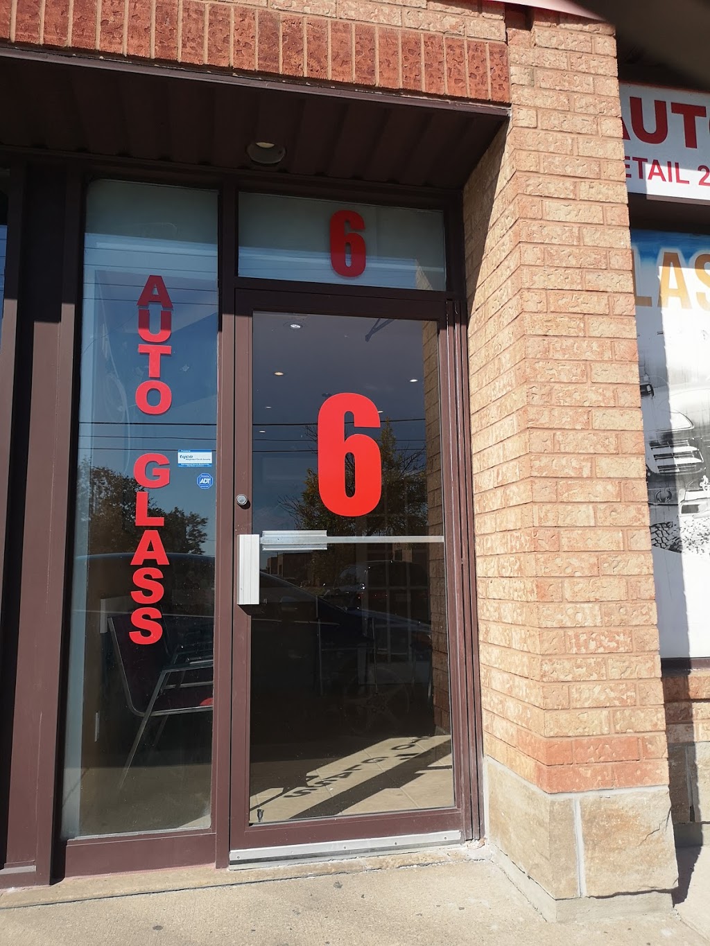 Wizard Auto Glass | 1365 Mid-Way Blvd, Mississauga, ON L5T 2J5, Canada | Phone: (905) 564-5330