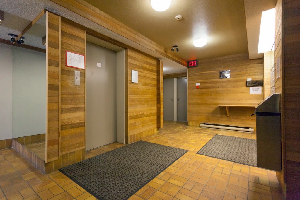 Fair Oaks Apartments | 3501 Savannah Ave, Victoria, BC V8X 1S6, Canada | Phone: (250) 999-8427
