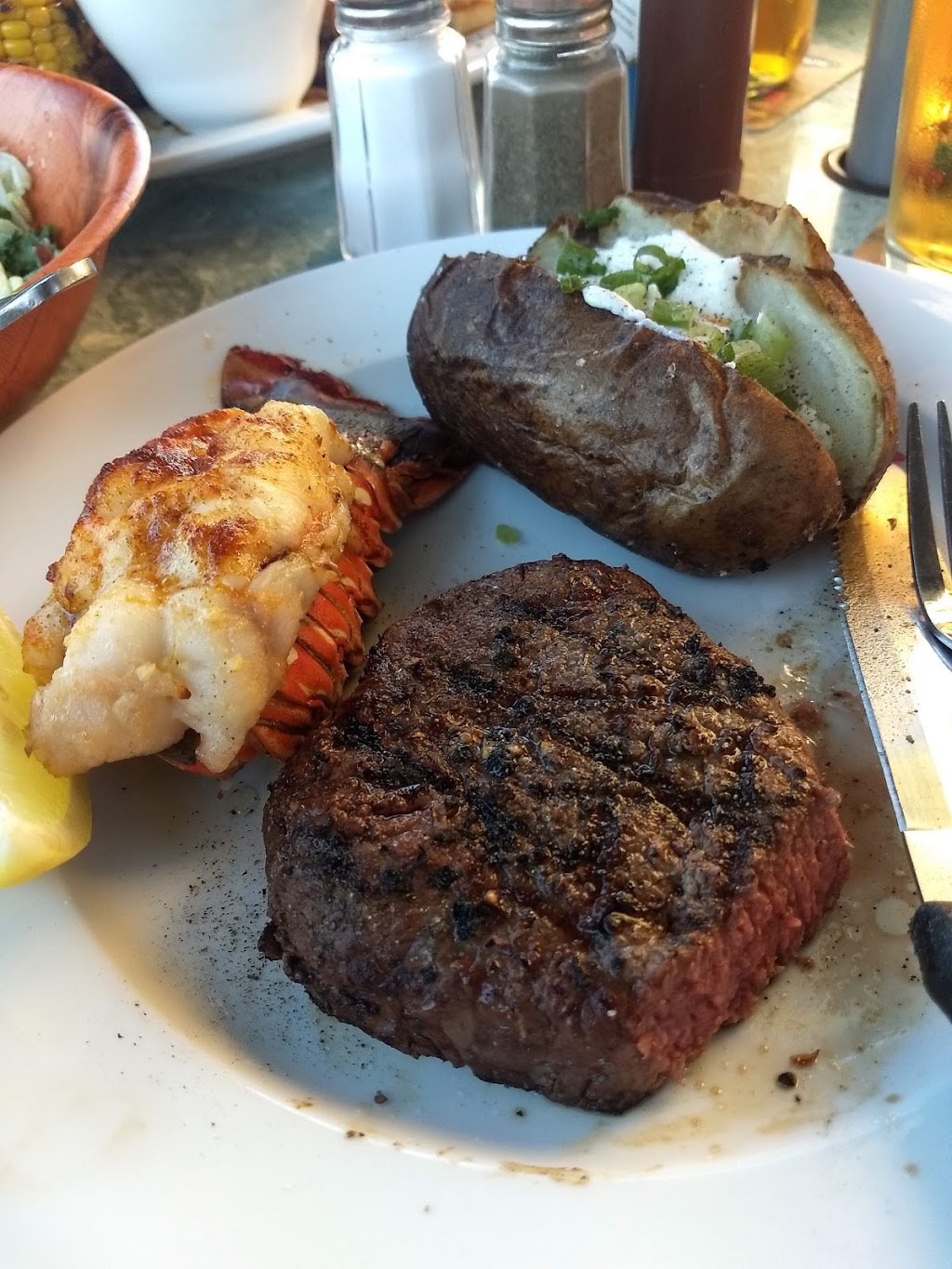 Chucks Roadhouse Bar & Grill | 173 Mill St, Angus, ON L0M 1B2, Canada | Phone: (705) 516-0081