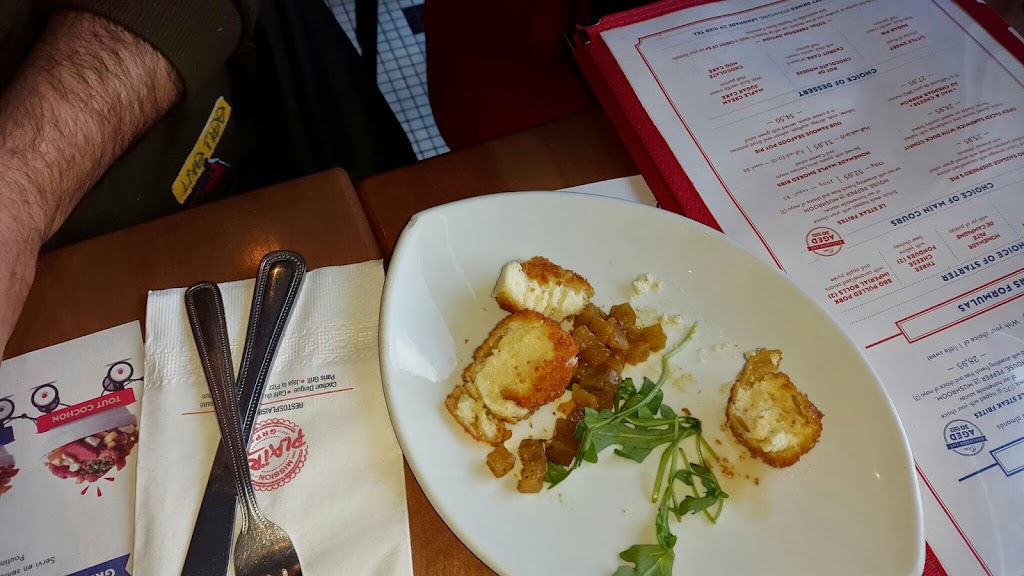 Le Petit Cochon Dingue | 24 Bd Champlain, Québec, QC G1K 4H7, Canada | Phone: (418) 694-0303