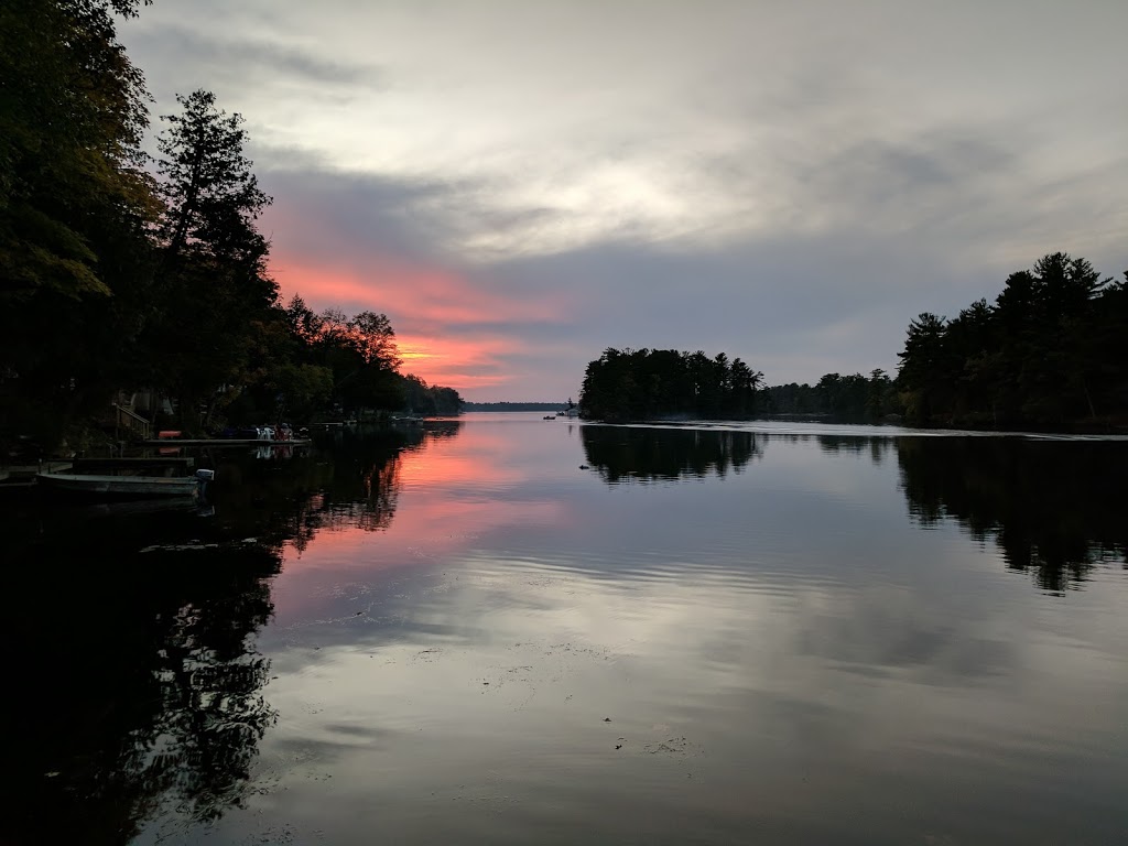 Strickers Burleigh Beach Resort | 3340 Strickers Ln, Lakefield, ON K0L 2H0, Canada | Phone: (705) 654-3547