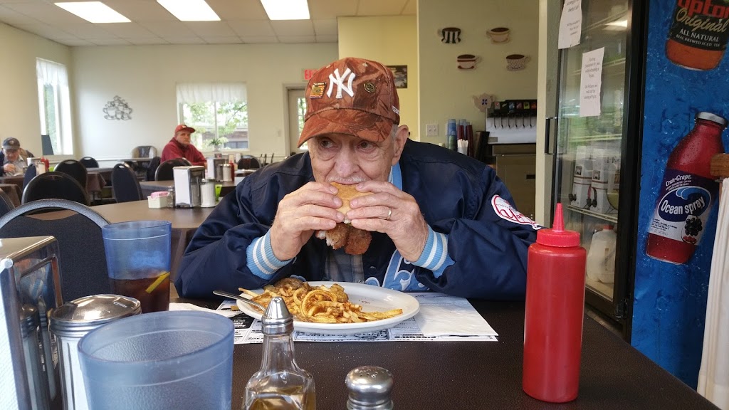 Cozy Corner | 690 E Main St, Springville, NY 14141, USA | Phone: (716) 592-9545