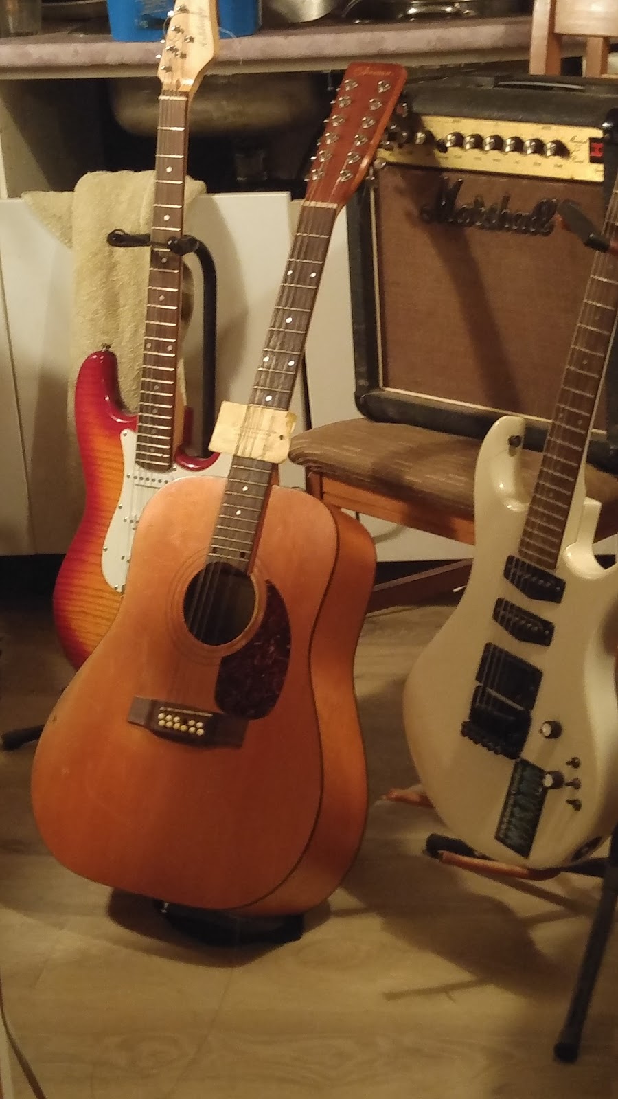 Le Pawn Shop Chez Ed Musique | 54 Boulevard DAnjou, Châteauguay, QC J6K 1C1, Canada | Phone: (450) 699-9962