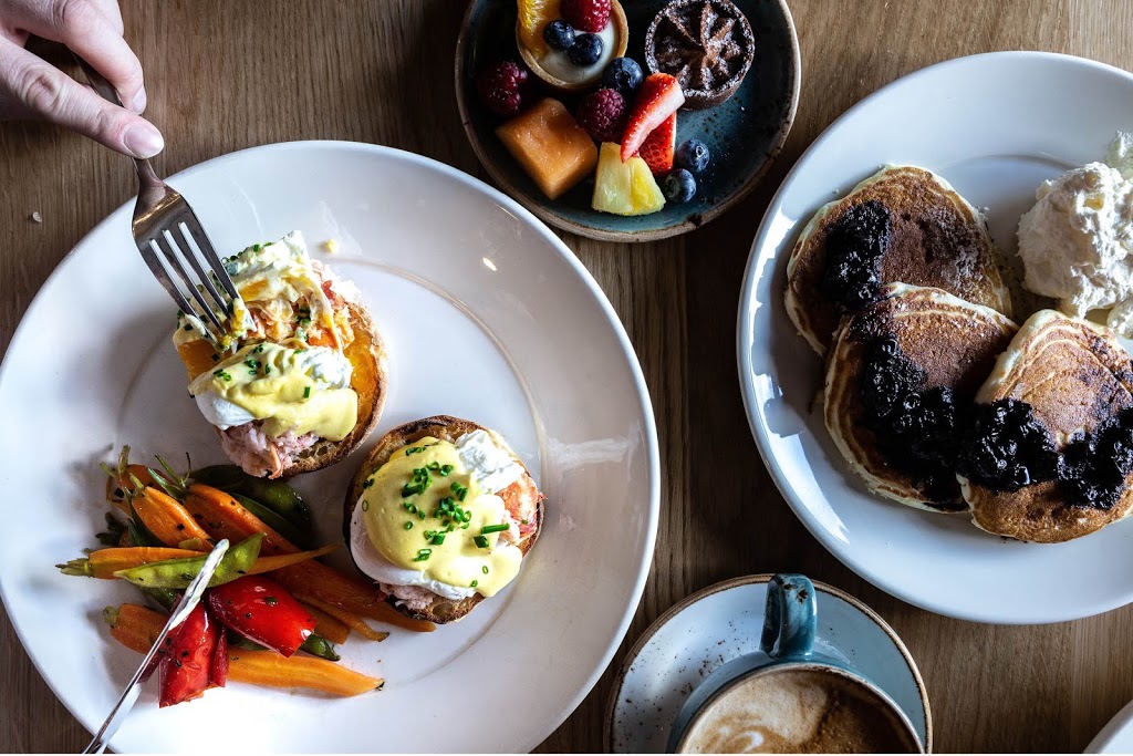 Aura Restaurant | 2131 Lake Placid Rd, Whistler, BC V8E 0B2, Canada | Phone: (604) 966-5711