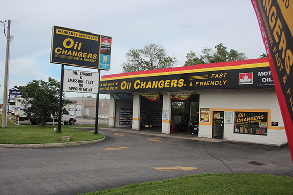 Oil Changers | 1065 Victoria St N, Kitchener, ON N2B 3C7, Canada | Phone: (519) 584-0287