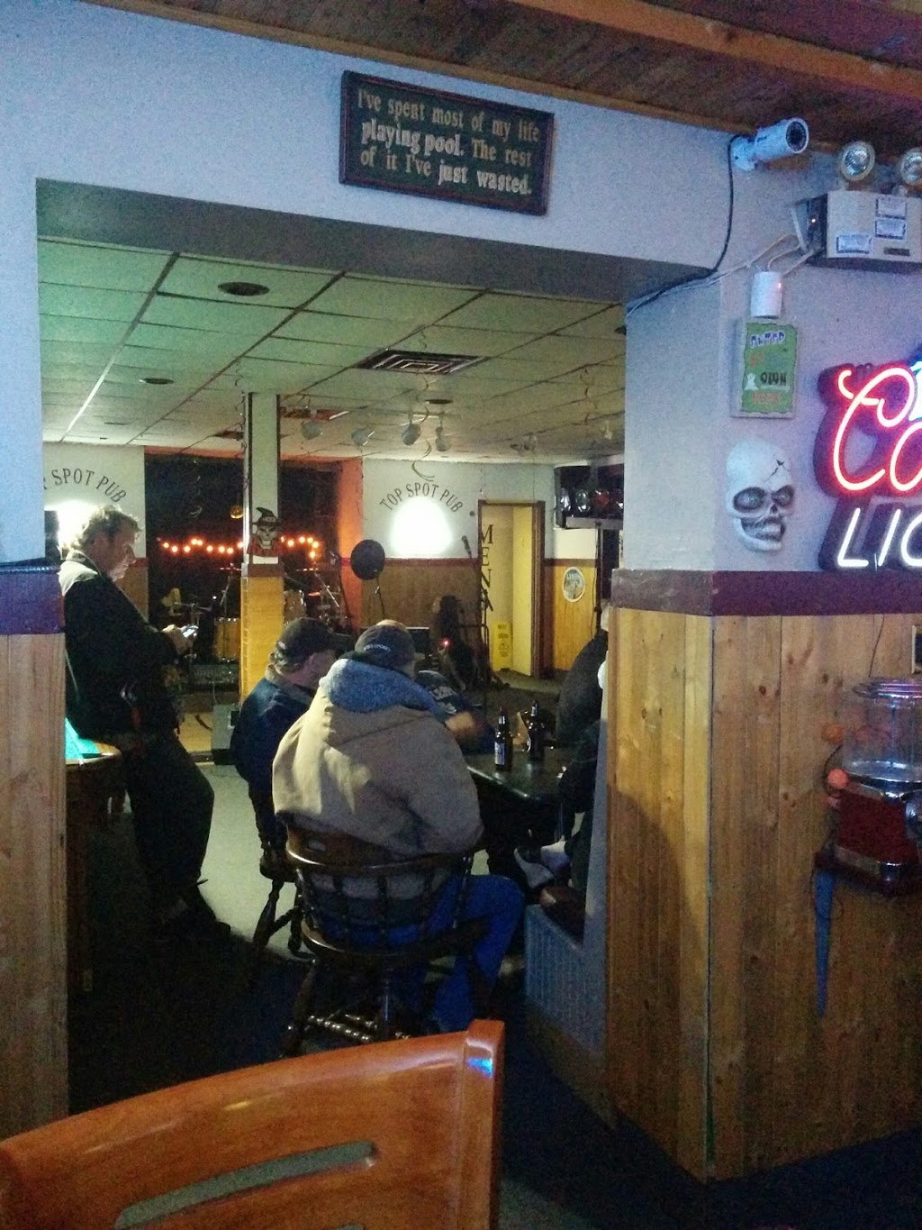 Top Spot Pub | 87 High St, Sutton, ON L0E 1R0, Canada | Phone: (905) 722-7202