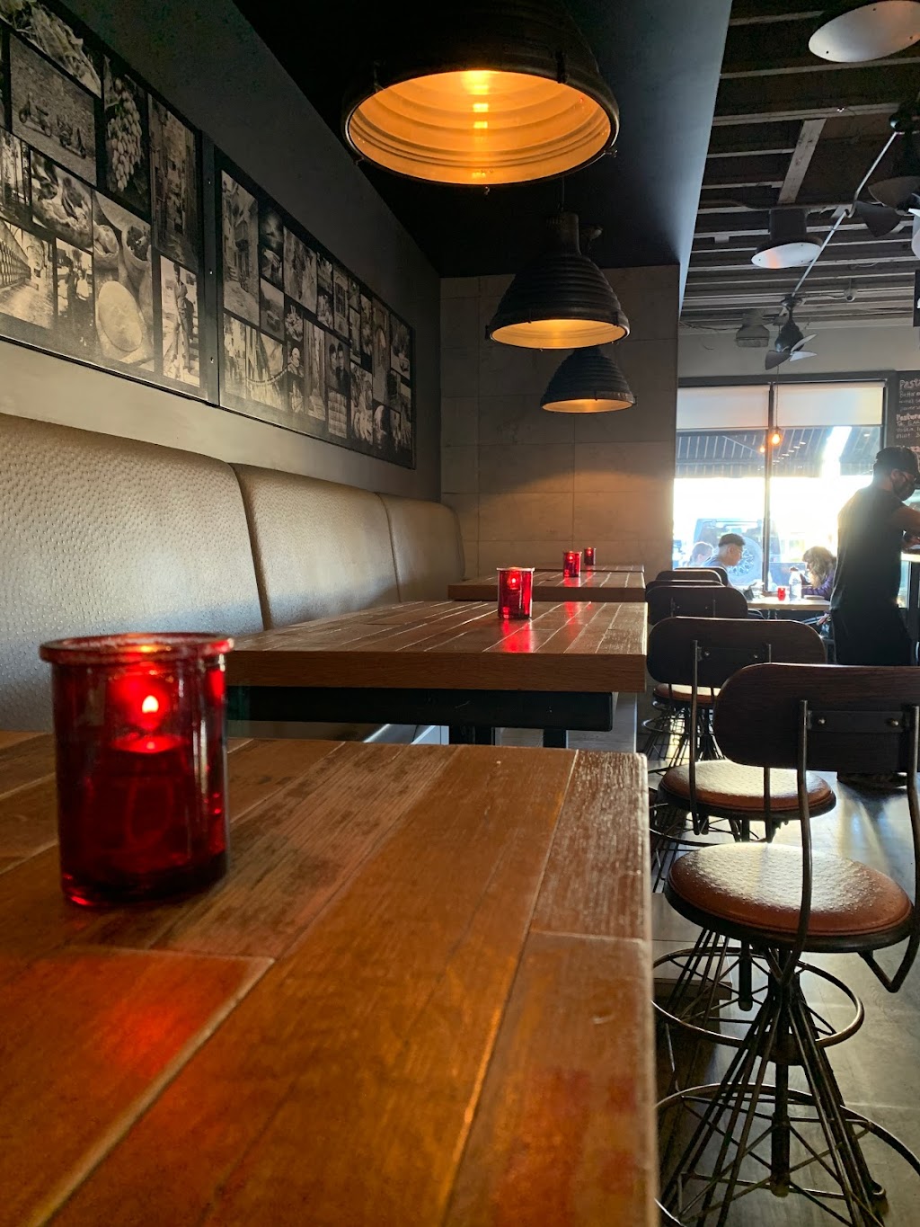 Rosso Pizzeria | 8738 109 St NW, Edmonton, AB T6G 1E9, Canada | Phone: (780) 433-5382