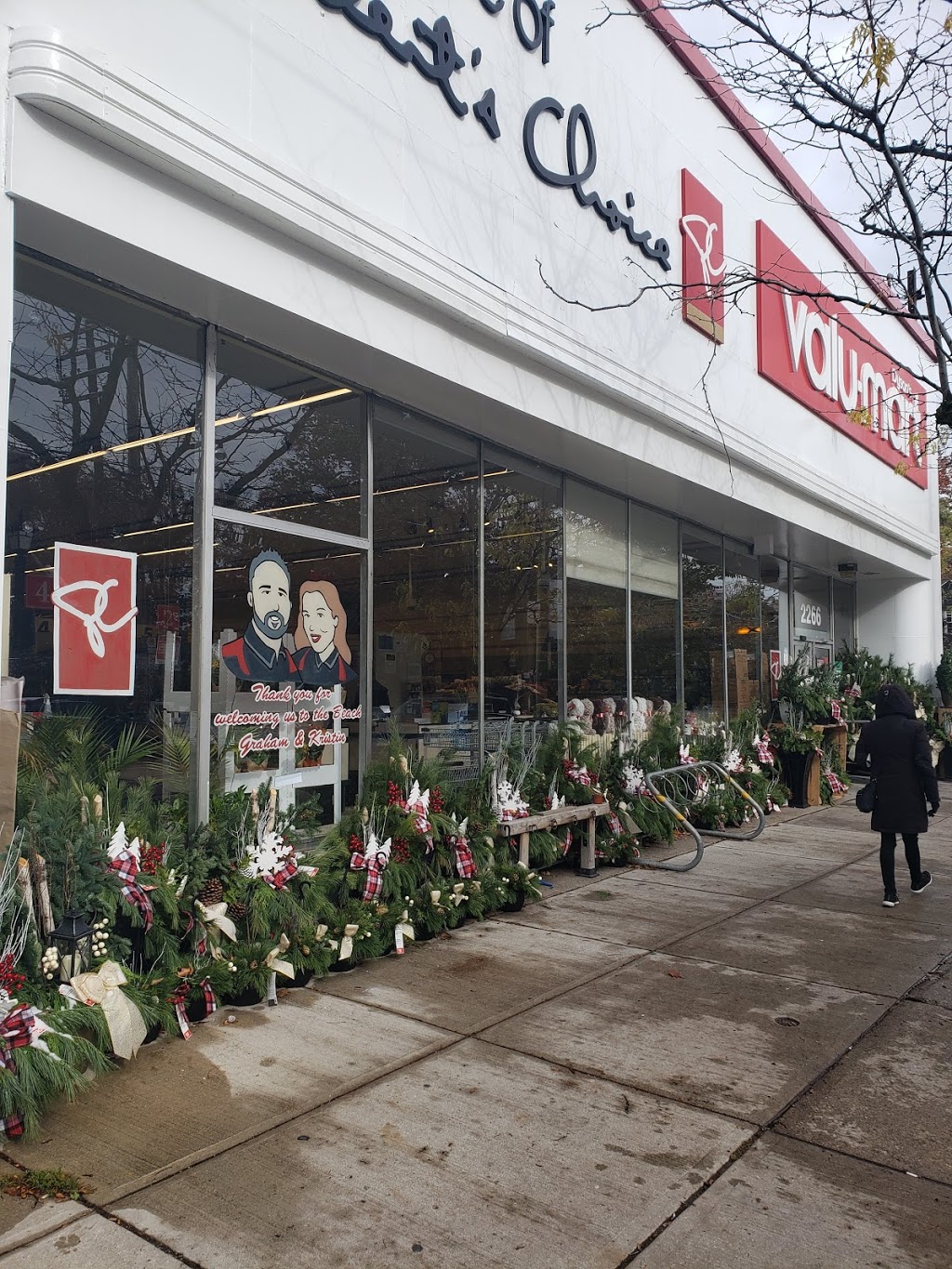 Beach valu-mart | 2266 Queen St E, Toronto, ON M4E 1G4, Canada | Phone: (416) 699-5489