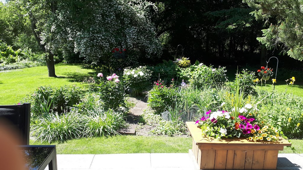 Burken Bed & Breakfast | 14257 County Rd 2, Brighton, ON K0K 1H0, Canada | Phone: (613) 475-5267