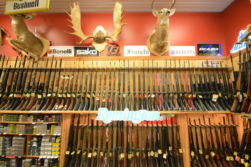 Le Coureur des Bois | 1525 Bd Albiny Paquette, Mont-Laurier, QC J9L 1M8, Canada | Phone: (819) 623-2782