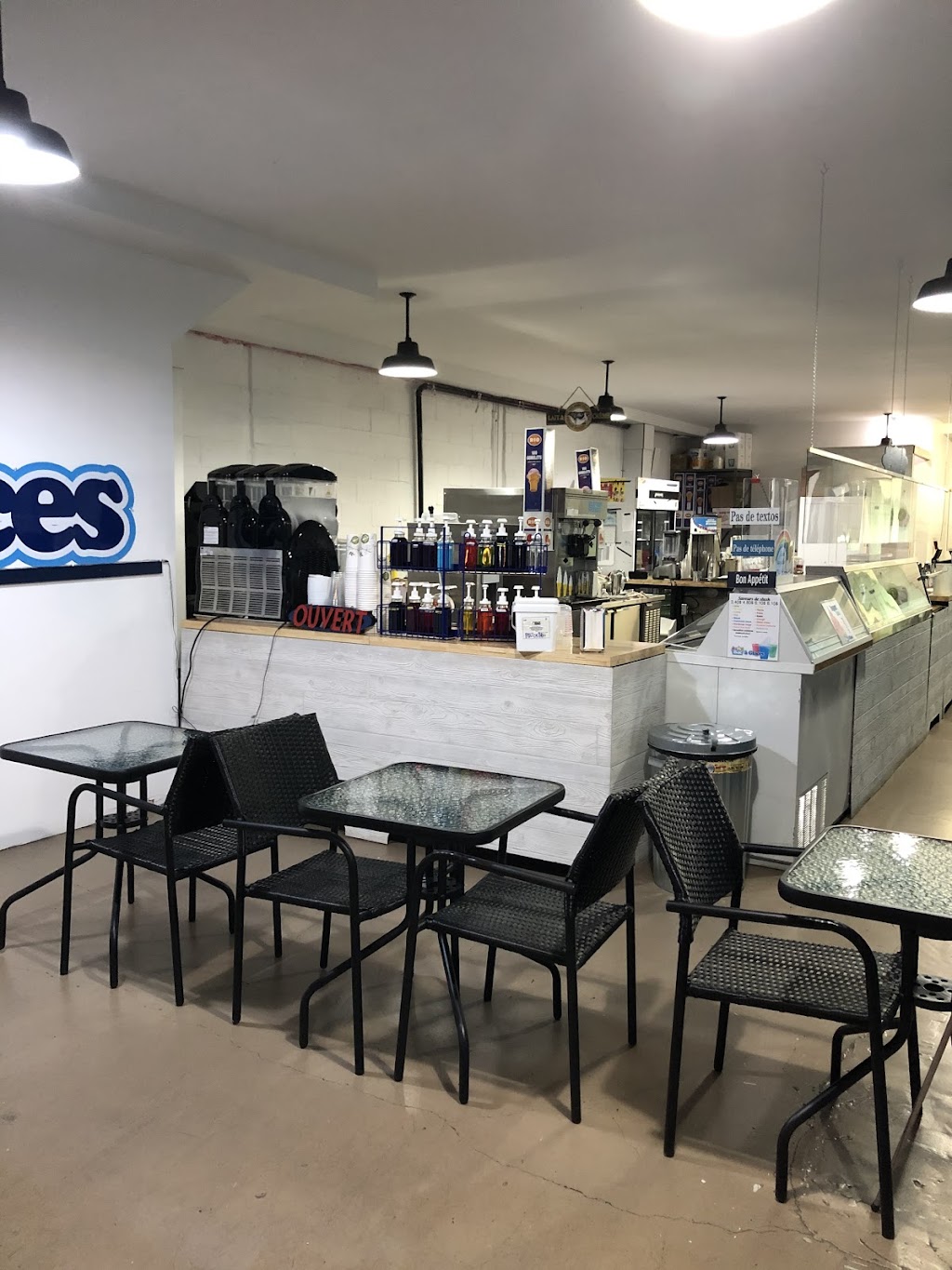 Bac À Glaces | 36 Rue Augusta, Sorel-Tracy, QC J3P 1A4, Canada | Phone: (450) 746-8080