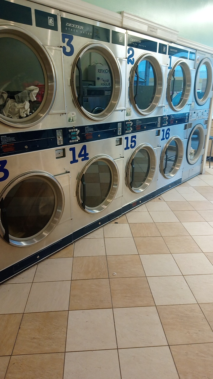 Levendale Coin Laundry | 46 Levendale Rd, Richmond Hill, ON L4C 4H2, Canada | Phone: (905) 737-4361