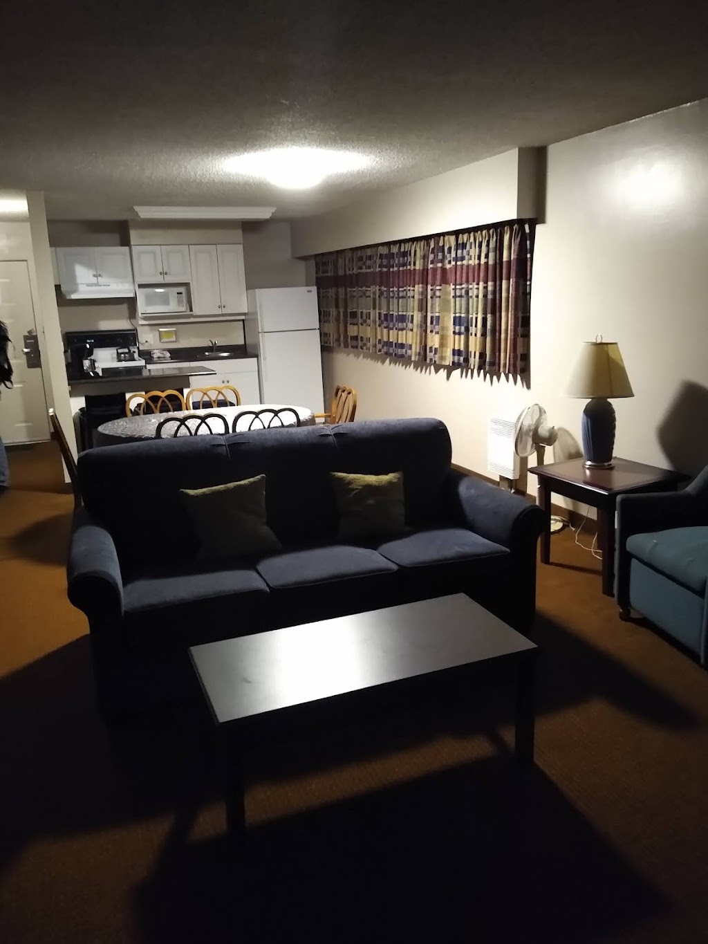 Port Augusta Inn | 2082 Comox Ave, Comox, BC V9M 1P8, Canada | Phone: (250) 339-2277