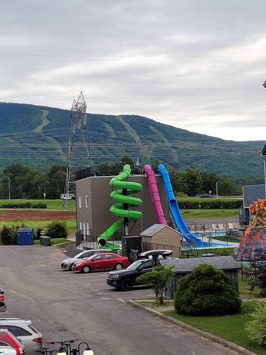 Club Vacances | 355 Rue Dupont, Beaupré, QC G0A 1E0, Canada | Phone: (418) 827-8347