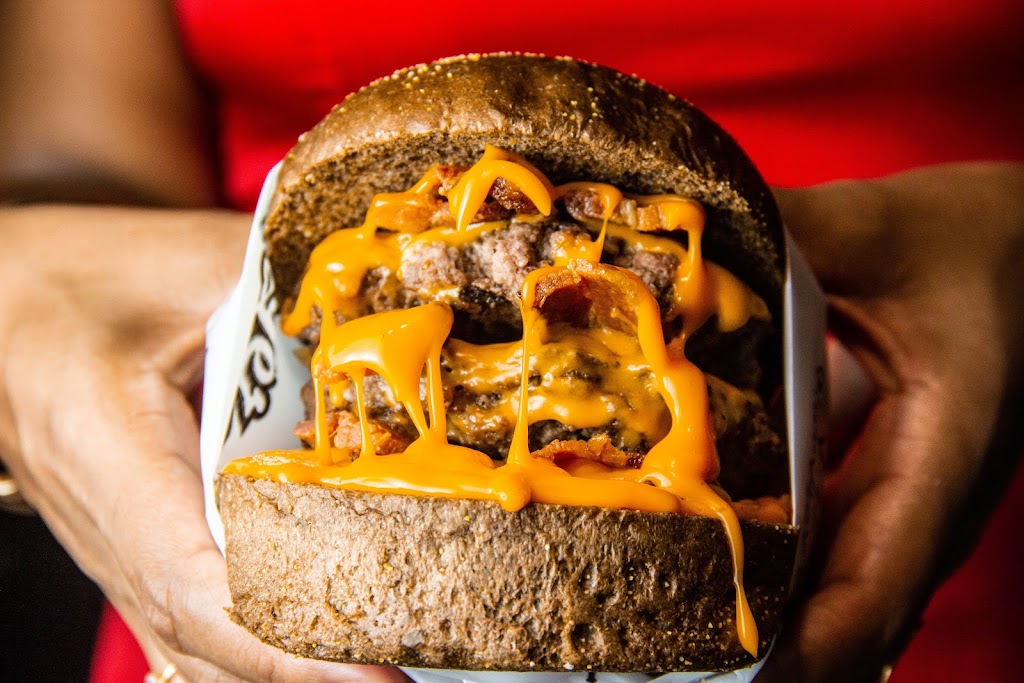 maui waui food truck | 122 Mt Pleasant Dr #1, Camrose, AB T4V 2L7, Canada | Phone: (780) 555-1212
