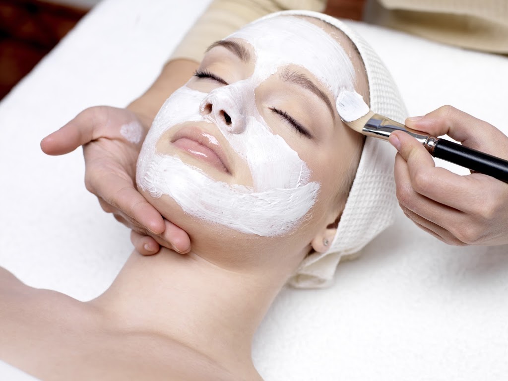 Rani Beauty | 27 Delawana Dr, Hamilton, ON L8E 1G3, Canada | Phone: (905) 560-0057