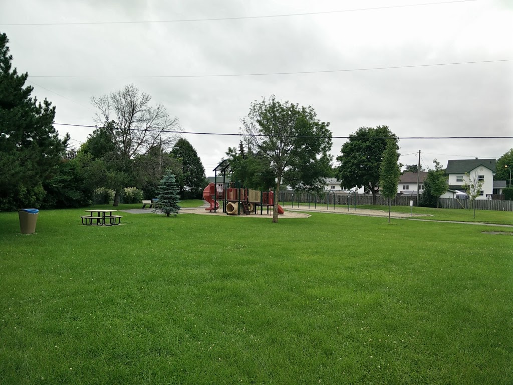 Margueritess Park | 4 Rue des Marguerites, Gatineau, QC J8R 2B4, Canada | Phone: (819) 595-2002