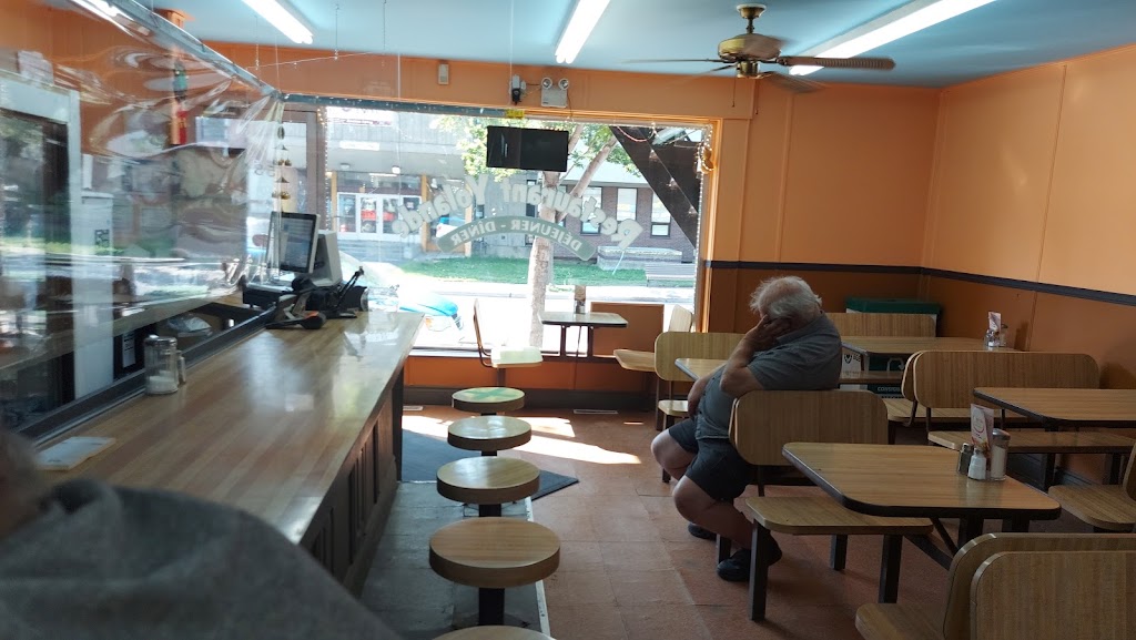 Restaurant Chez Yolande | 5393 Rue Notre Dame O, Montréal, QC H4C 1T7, Canada | Phone: (514) 802-0283