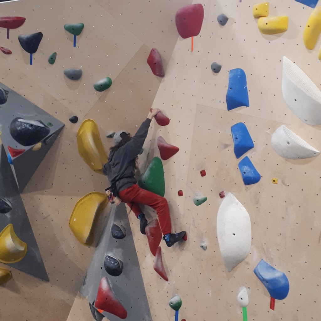 Seven Bays Bouldering | 114 Chain Lake Dr, Halifax, NS B3S 1B1, Canada | Phone: (902) 406-0662
