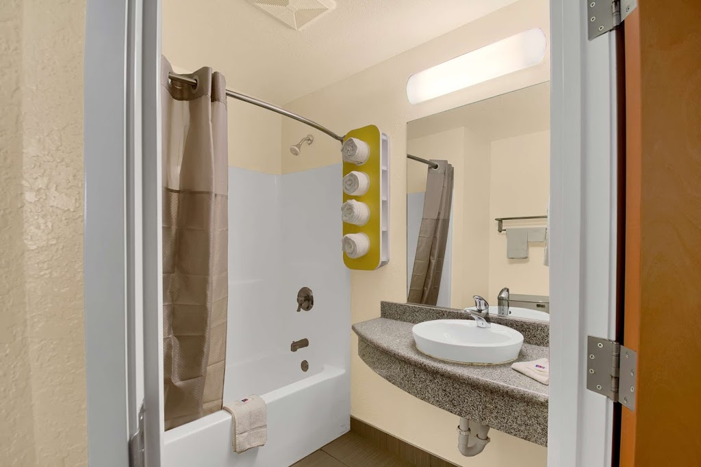 Motel 6 Niagara Falls NY | 9100 Niagara Falls Blvd, Niagara Falls, NY 14304, USA | Phone: (716) 297-9902