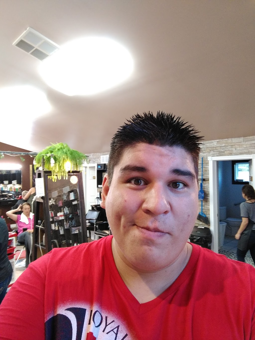 Scissors Edge | 5431 Minnetonka Rd, Roseneath, ON K0K 2X0, Canada | Phone: (905) 352-2211