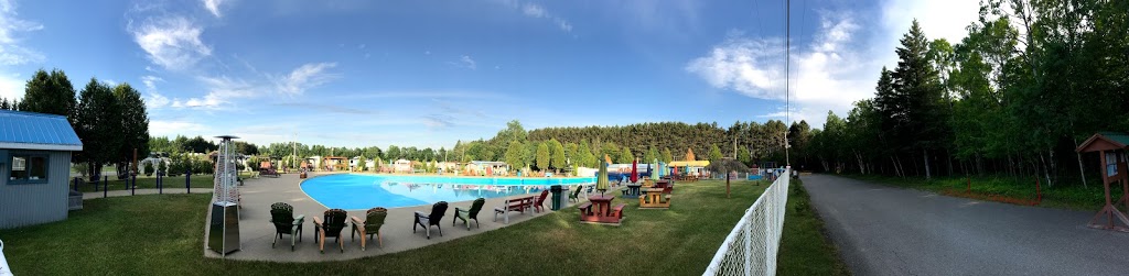 Camping Lac et Forêt | 131 12e Avenue S, Sainte-Thècle, QC G0X 3G0, Canada | Phone: (418) 289-3871