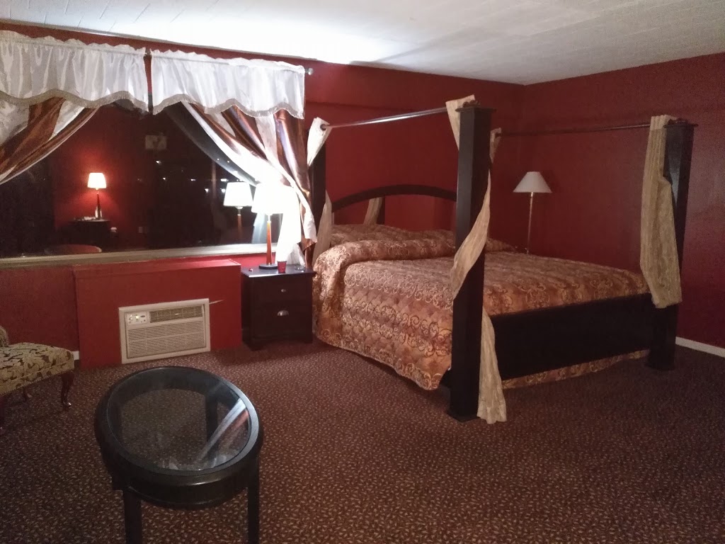 Red Carpet Inn & Suites | 450 Greater Sudbury Regional Road 55, Lively, ON P3Y 1C4, Canada | Phone: (705) 692-3632
