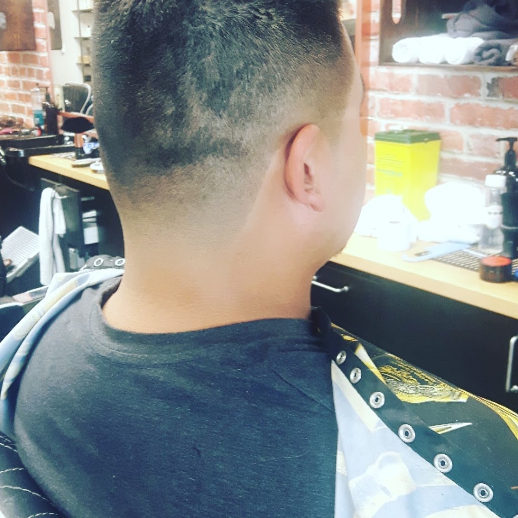 Mr. Barber | 19922 Lessard Rd NW, Edmonton, AB T6M 0T9, Canada | Phone: (780) 486-1233