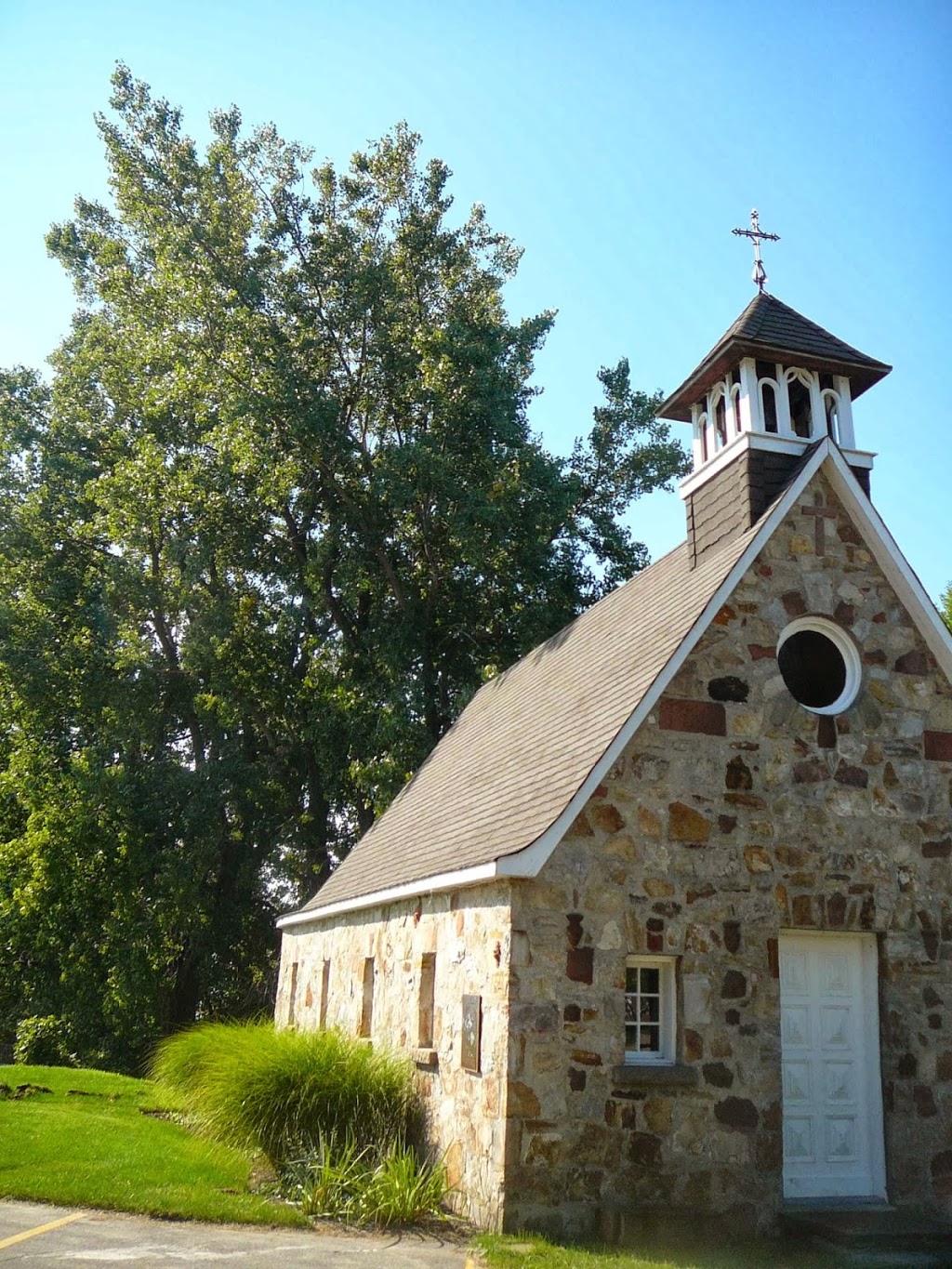 Paroisse Sainte-Jeanne-de-Chantal | 300 Boulevard Perrot, LÎle-Perrot, QC J7V 3G1, Canada | Phone: (514) 453-5662