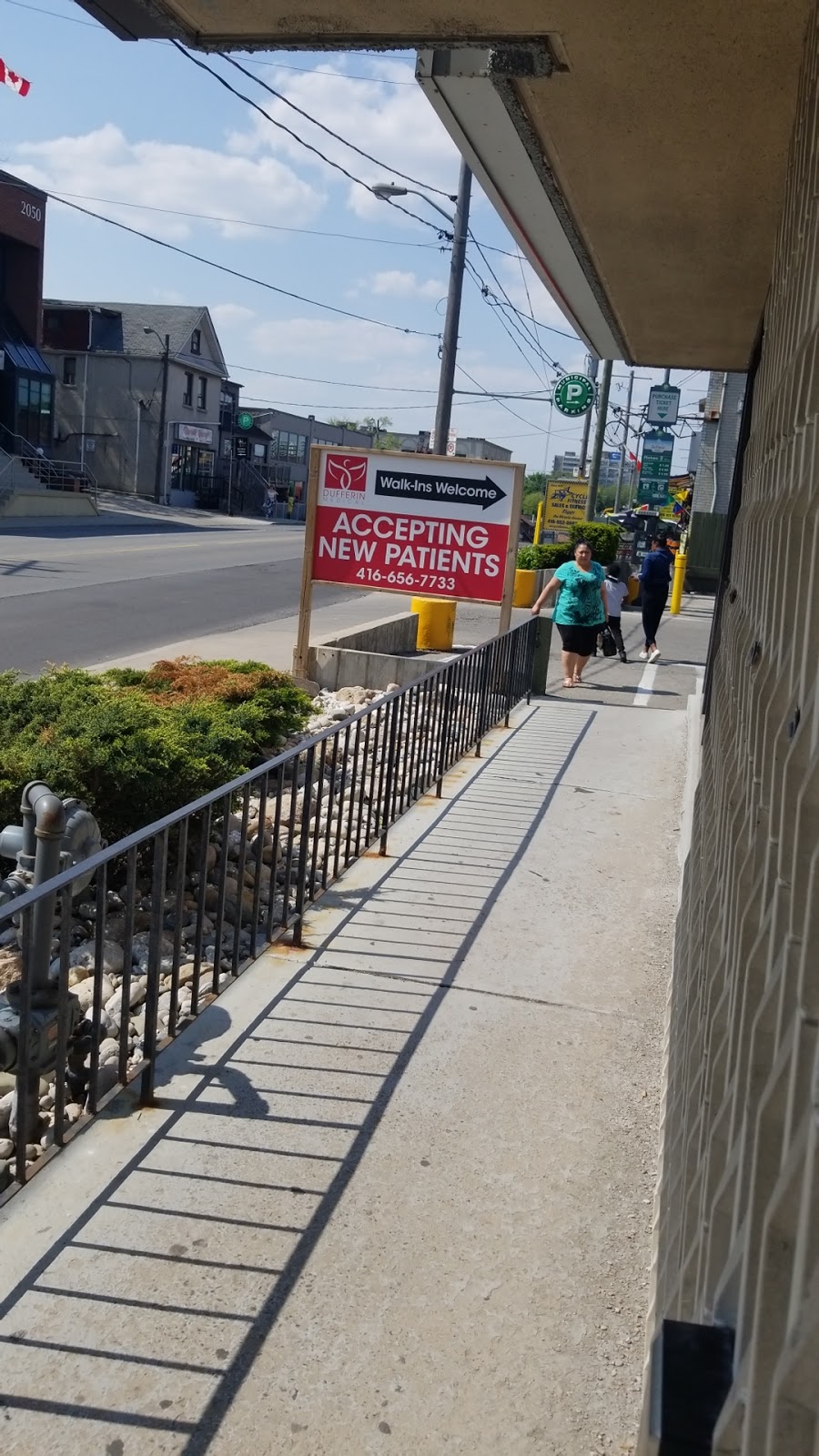 Dufferin Medical Clinic & Walk-In | 2045 Dufferin St, York, ON M6E 3R4, Canada | Phone: (416) 656-7733