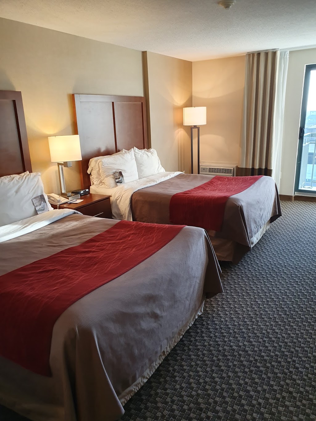 Comfort Inn Fallsview | 6645 Fallsview Blvd, Niagara Falls, ON L2G 7G1, Canada | Phone: (905) 358-9353