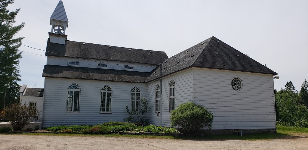 Notre-Dame Du Divin Pasteur Church | 64 Rue des Pionniers, La Macaza, QC J0T 1R0, Canada | Phone: (819) 275-2636