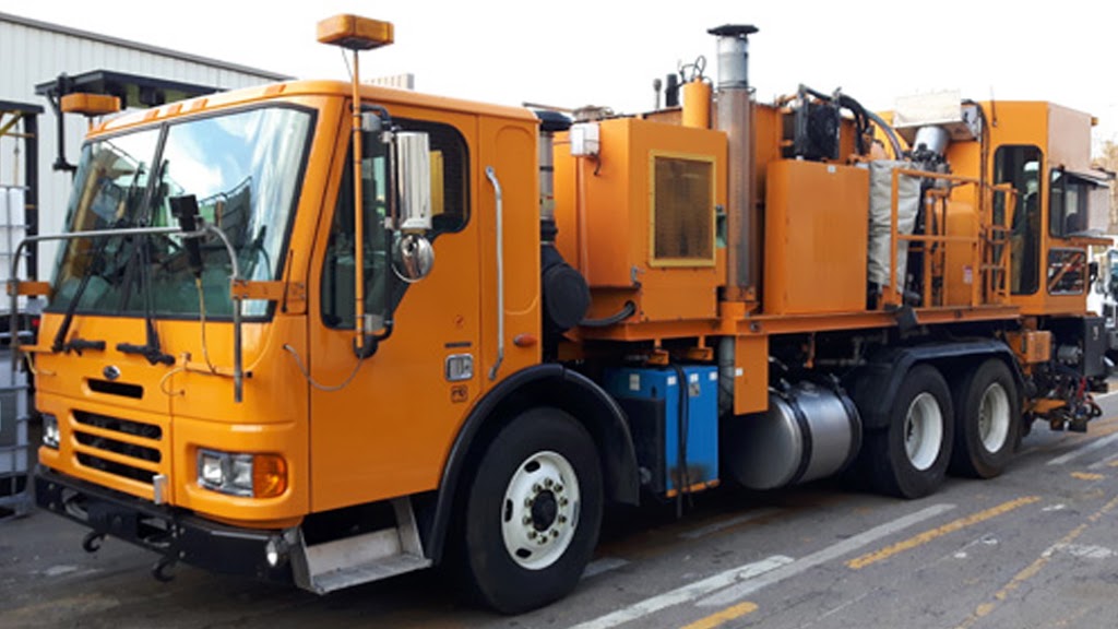 A1 Lignes Jaunes | 2485 Rue Tebbutt, Trois-Rivières, QC G9A 5E1, Canada | Phone: (819) 693-9990