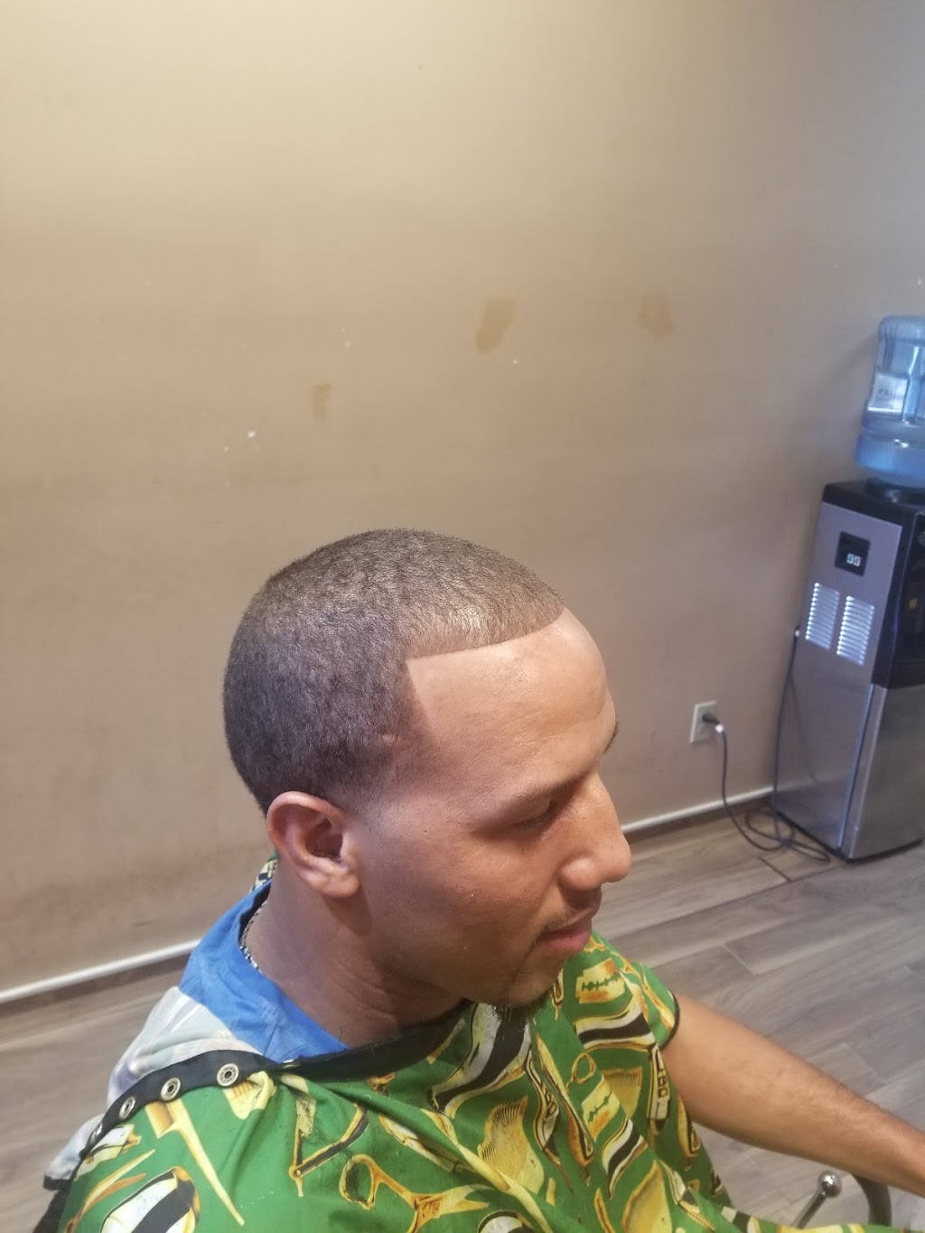 Kut Kings | 4433 118 Ave NW #3, Edmonton, AB T5W 1A8, Canada | Phone: (780) 224-8560