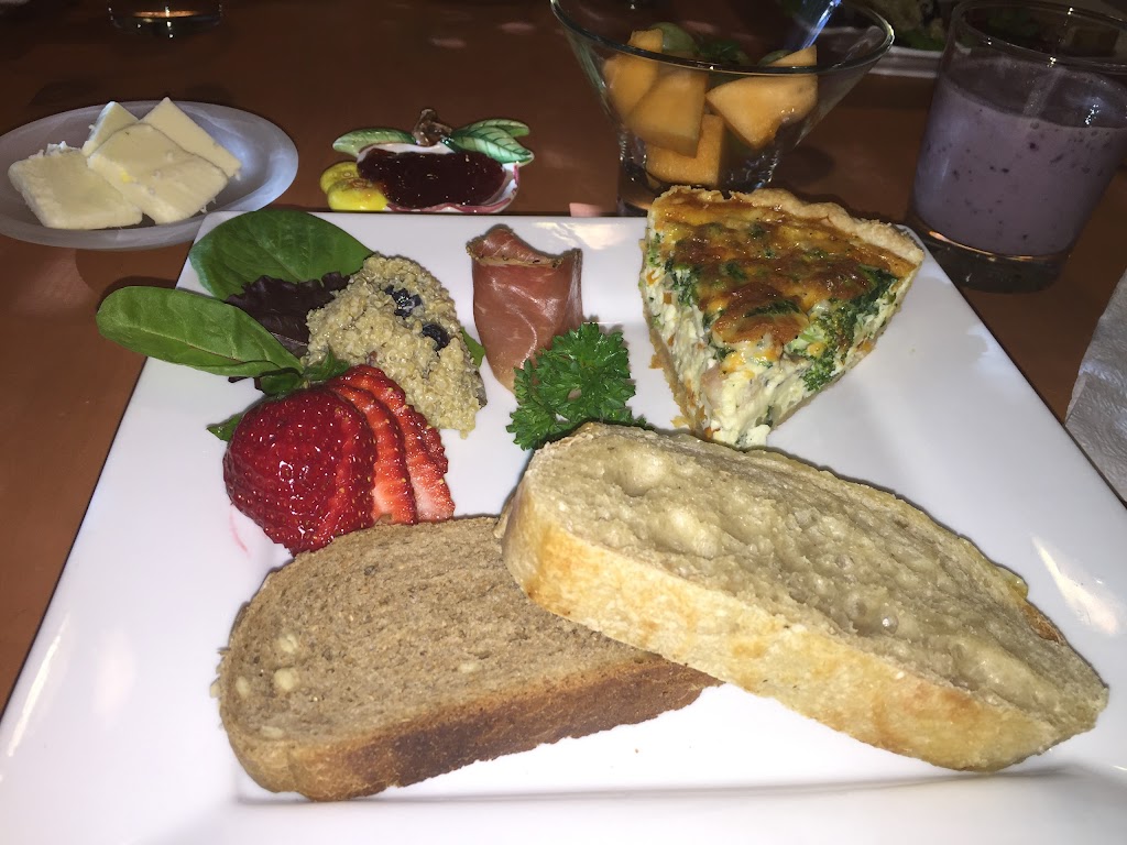 B&B Monarch | 317 Canyon Close, Canmore, AB T1W 1H4, Canada | Phone: (403) 678-0500