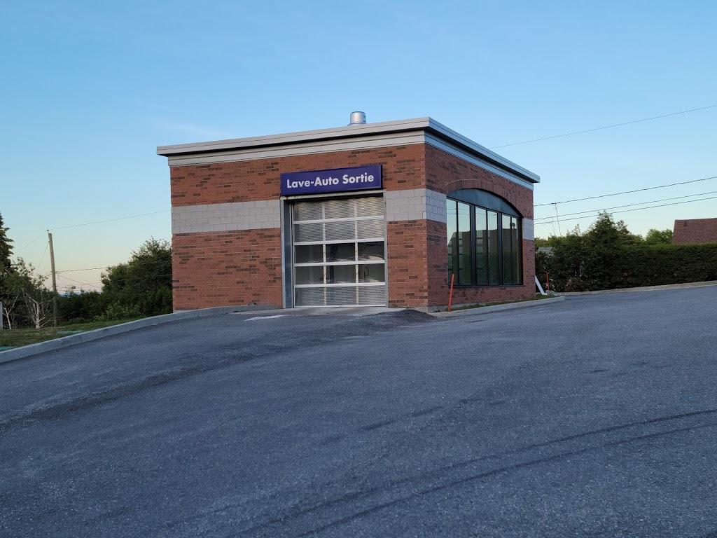 Irving Oil | 1860 Rue Dunant, Sherbrooke, QC J1H 0A4, Canada | Phone: (819) 822-4276