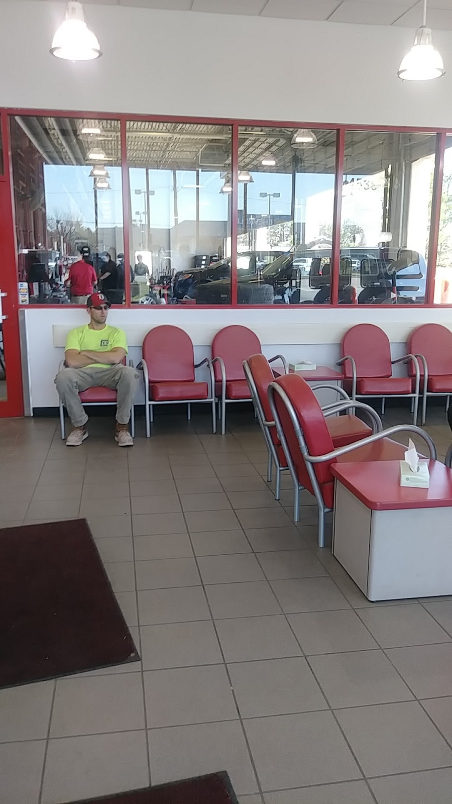 Discount Tire | 4530 24th Ave, Fort Gratiot Twp, MI 48059, USA | Phone: (810) 385-8460