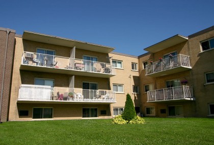 The Ambassador (Valiant Rental Properties Ltd) | 345 Gibb St, Oshawa, ON L1J 1Z1, Canada | Phone: (905) 579-1626
