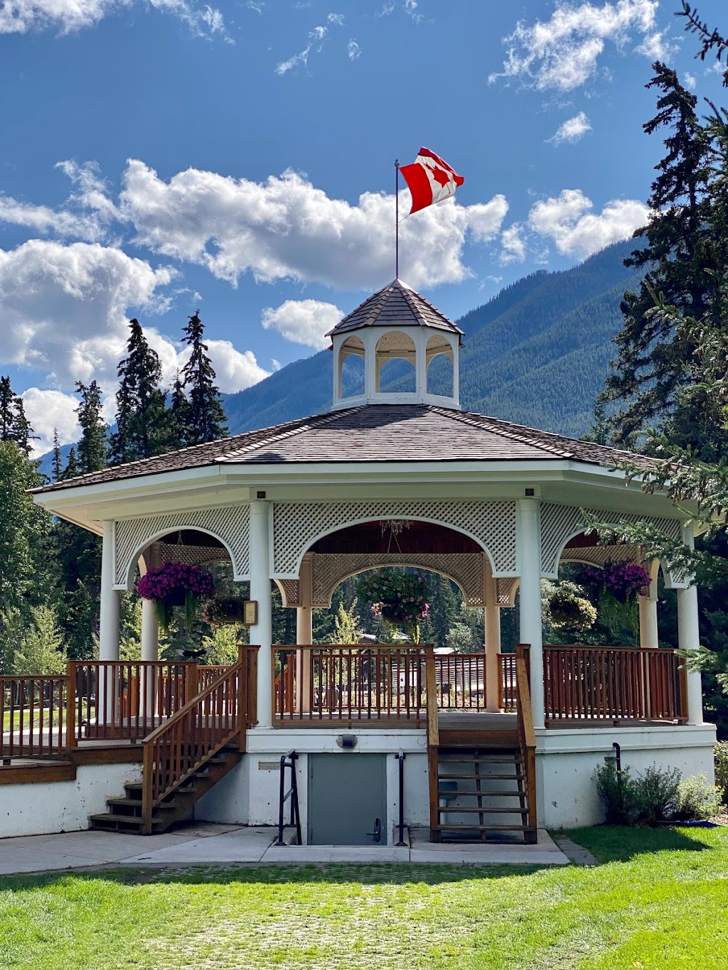 Louis Trono Gazebo | Central Park, Banff, AB T0L, Canada | Phone: (403) 762-1235