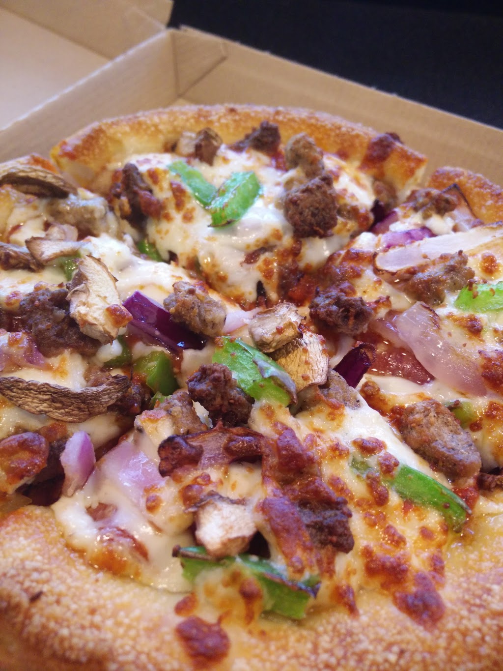 Pizza Hut | 4540 W 10th Ave, Vancouver, BC V6R 2J1, Canada | Phone: (604) 221-4267
