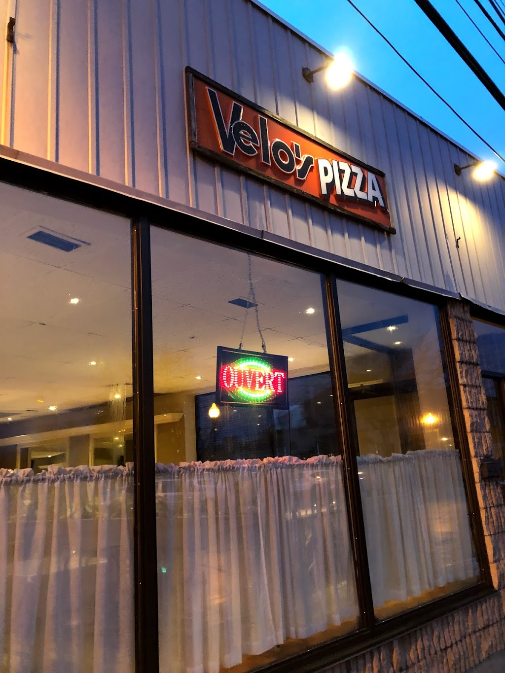Velos Pizzeria Brochetterie | 83 Avenue Donegani, Pointe-Claire, QC H9R 2W1, Canada | Phone: (514) 695-5313