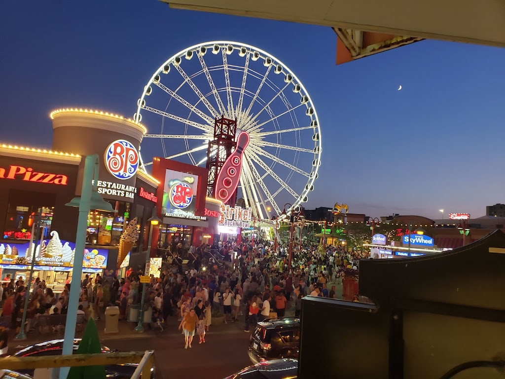 The Beer Garden | 4945 Clifton Hill, Niagara Falls, ON L2G 3N5, Canada | Phone: (905) 357-4330