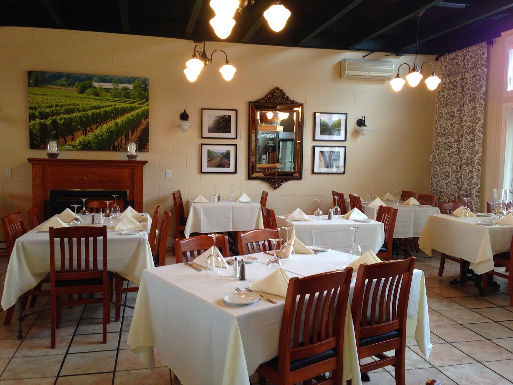 Bacchus Bistro | 1064 216 St, Langley City, BC V2Z 1R3, Canada | Phone: (604) 530-9694
