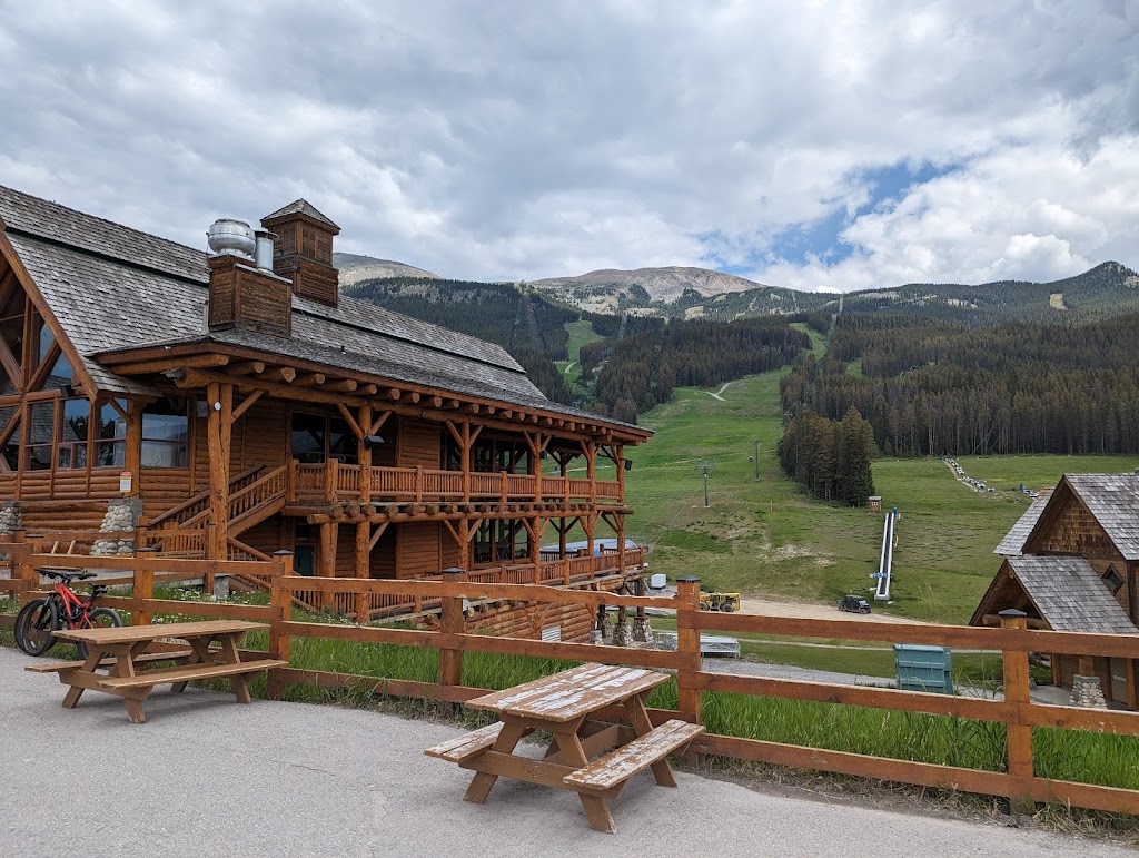 Lake Louise Ski Resort & Summer Gondola | 1 Whitehorn Rd, Lake Louise, AB T0L 1E0, Canada | Phone: (403) 522-3555