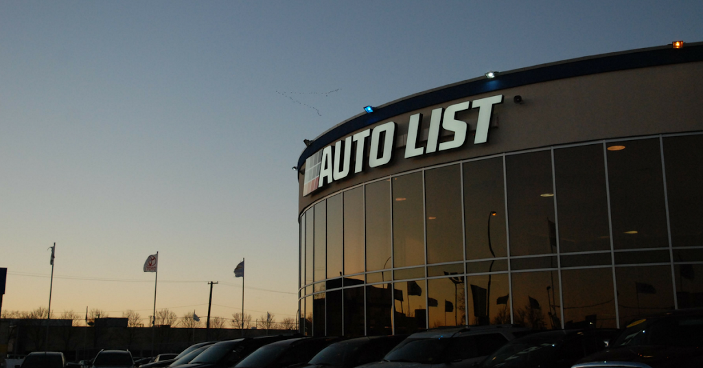 Auto List Of Canada | 823 Regent Ave W, Winnipeg, MB R2C 3A7, Canada | Phone: (204) 224-0636