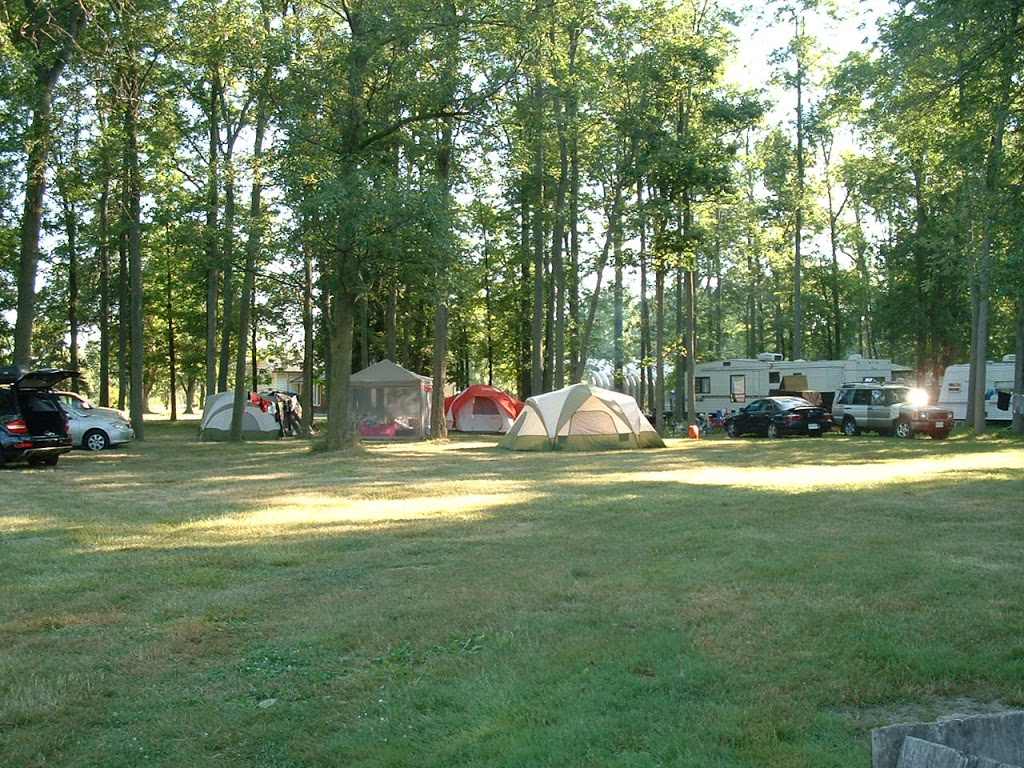 Knights Hide-Away Park | 1154 Gorham Rd, Ridgeway, ON L0S 1N0, Canada | Phone: (905) 894-1911