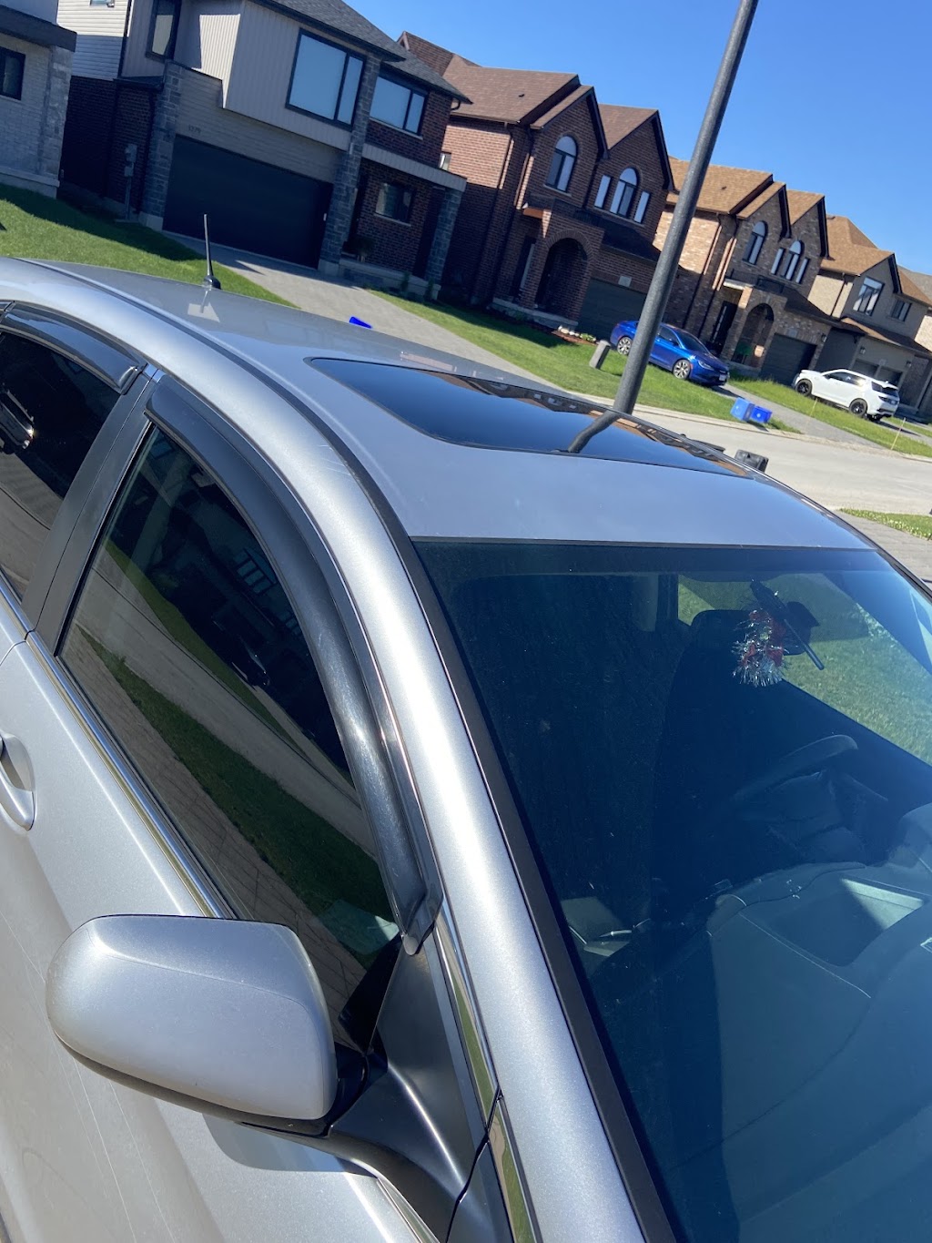 Driving instructor - (sunny) | Heardcreek Trail, London, ON N6G 0V9, Canada | Phone: (647) 774-2055